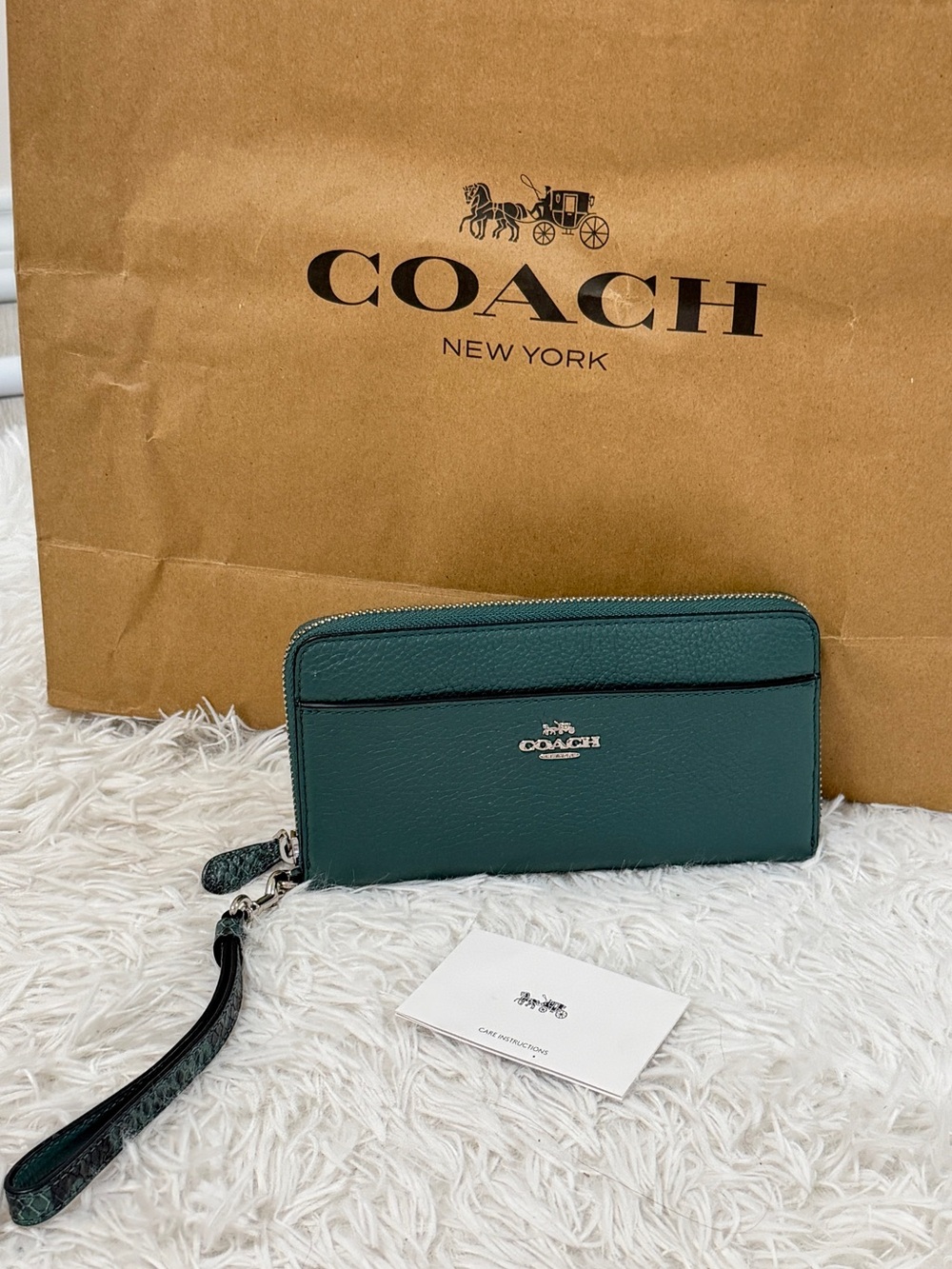 NWT Coach Letter Snakeskin Trim
Accordion Zip Wristlet Wallet